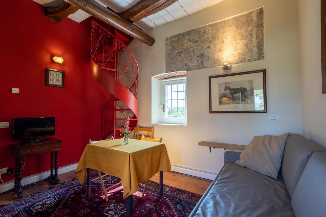 La Torretta Studios & Suite Lesa Eksteriør bilde